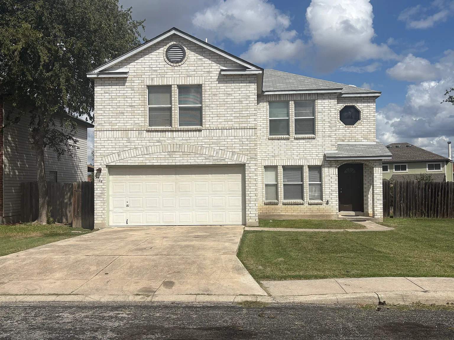 3 bed, 2.5 bath, 2195 sqft, $1,650 — Photo 1