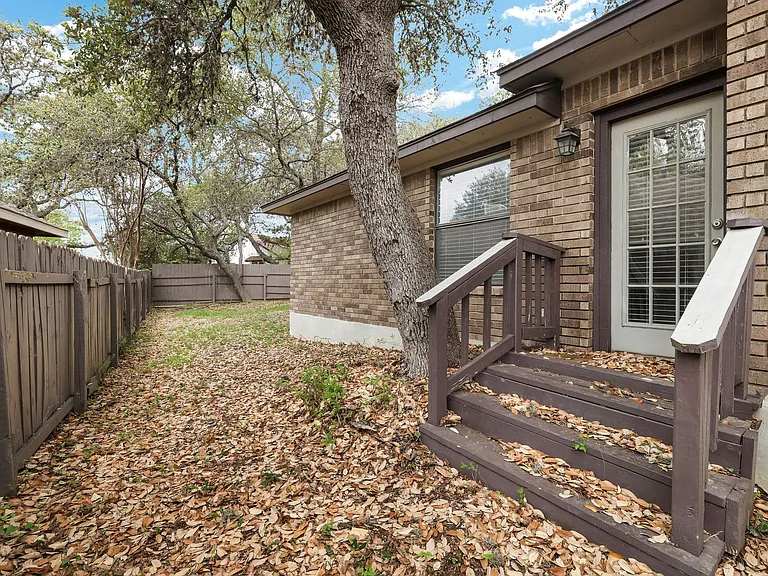 8615 Timber Ldg — Photo 21