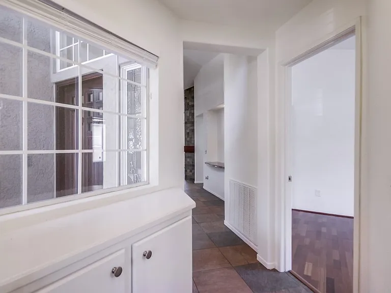 2703 Lobelia Rd — Photo 36