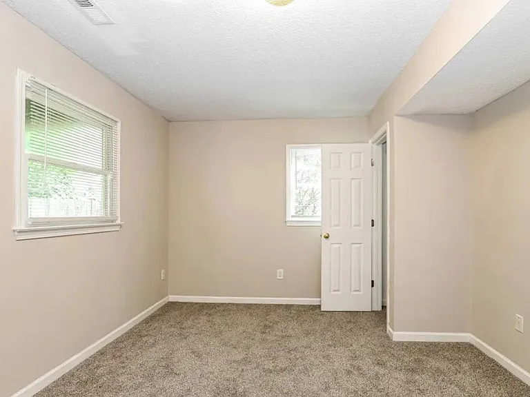 806 Vance St — Photo 10