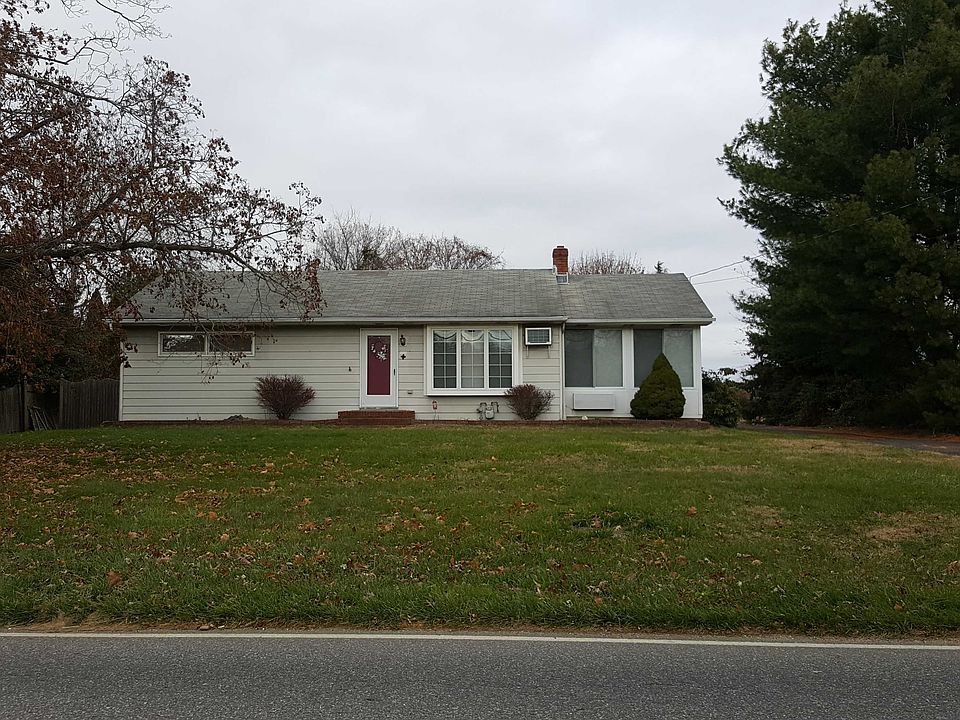 1st image of 34 Woodland Ave