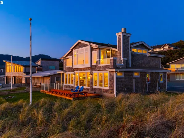 887 Beach St, Manzanita, OR 97130
