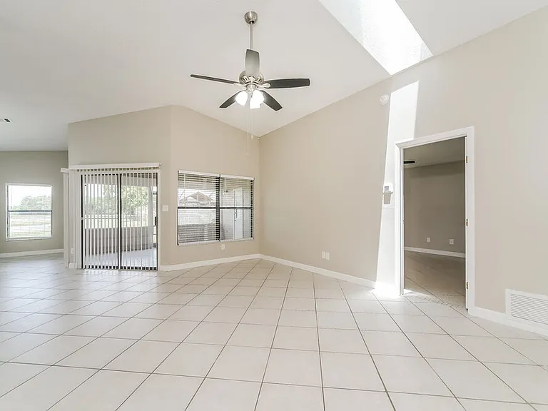 3422 Burlington Dr — Photo 4