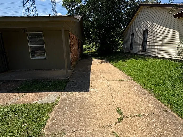 3385 Barbwood Dr — Photo 25