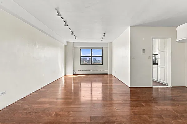 Living room, photo 1