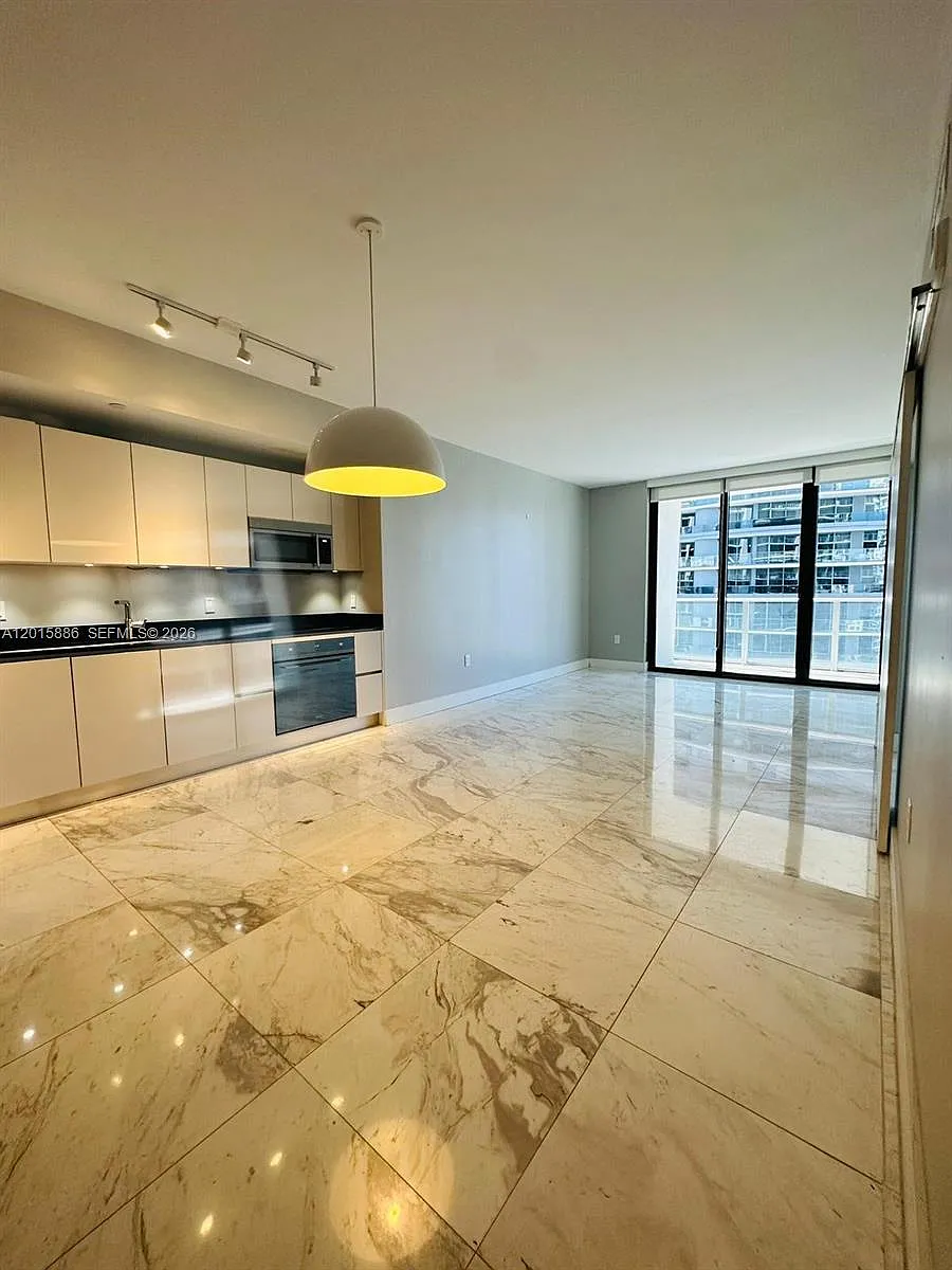 Building Photo - 1010 Brickell Ave #4208