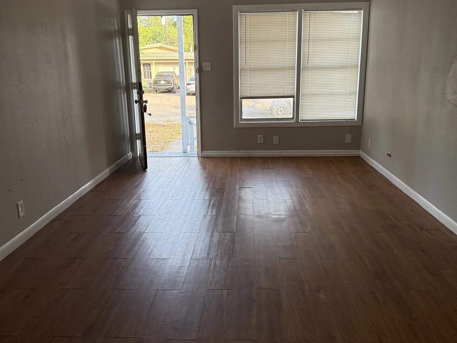 1535 Lazy Ln — Photo 3