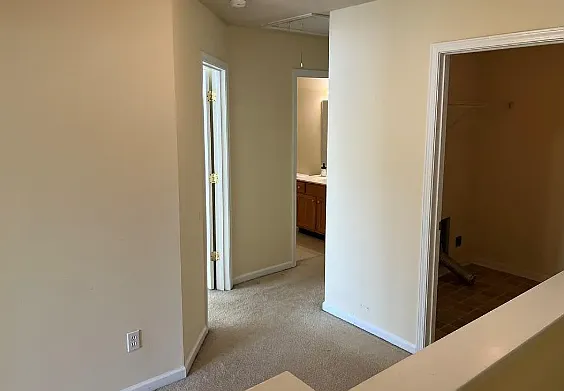 3931 Fountain Village Ln — Photo 17