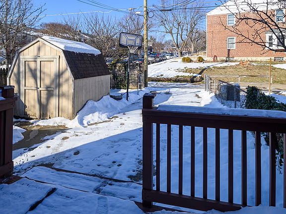 5th image of 236 Altamont Ave #1