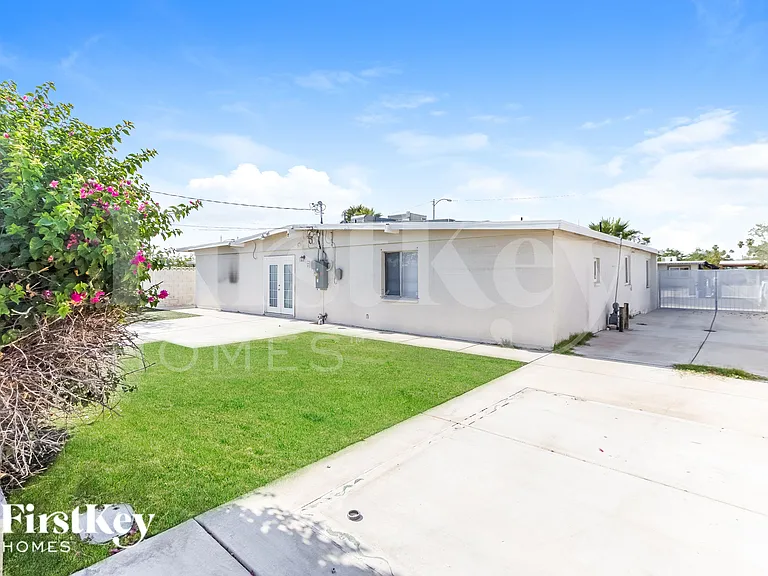 1692 S Capistrano Ave — Photo 15
