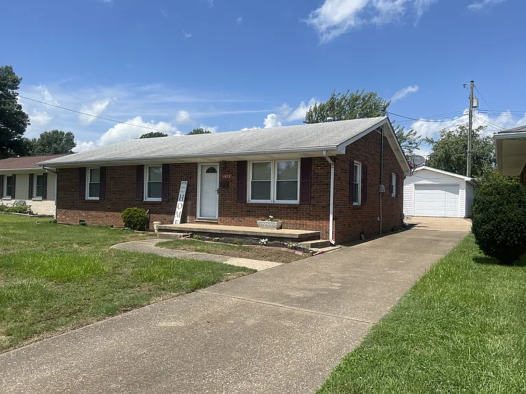 1813 Standish Pl — Photo 1