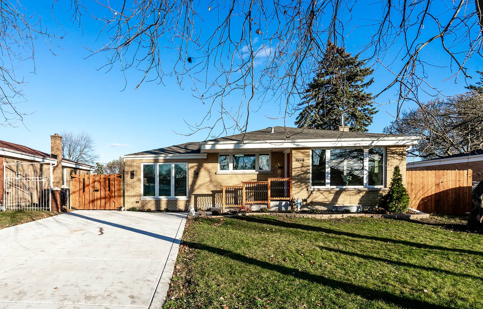 2729 Park St photo 1
