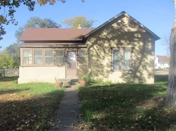616 N Spruce St, Gordon, NE 69343