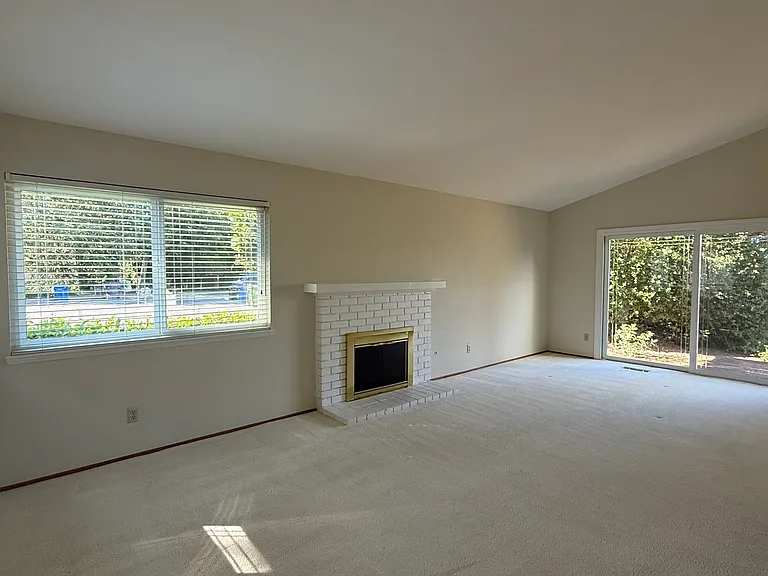 13048 Apollo Way — Photo 2