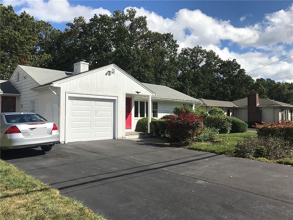 1st image of 41 Sweetbriar Dr
