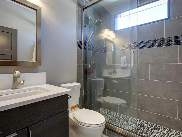 627 N St #4 — Photo 13