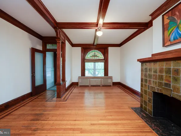 437 Windsor St, Reading, PA 19601