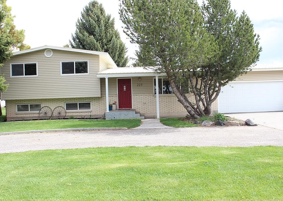 1st image of 225 S Amy Ln