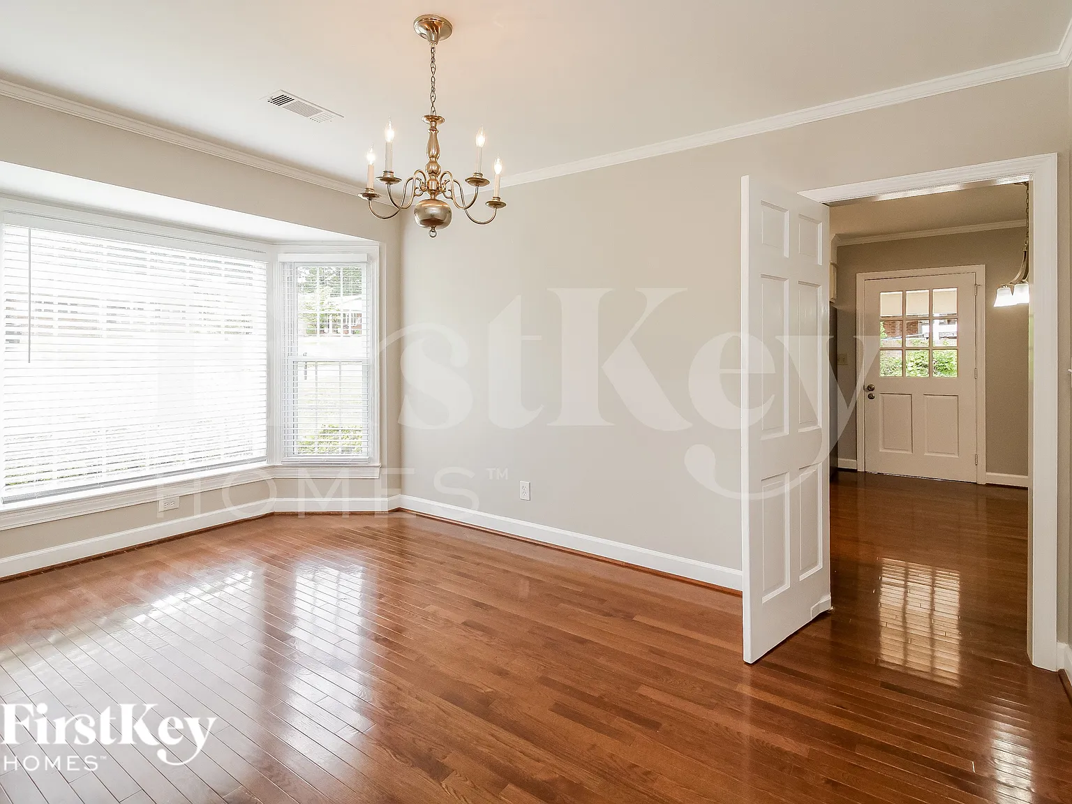3 bed, 2.0 bath, 1875 sqft, $2,130 — Photo 4
