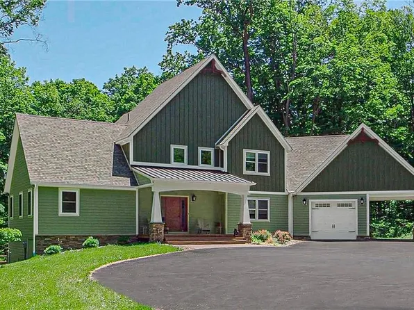 11 Warwick Lake Parkway, Warwick, NY 10990