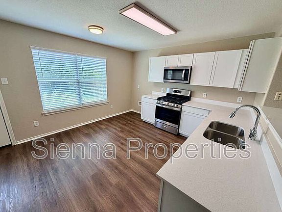 4th image of 3403 Wickham Ln