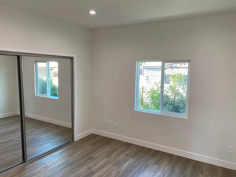 6203 Bakman Ave — Photo 5