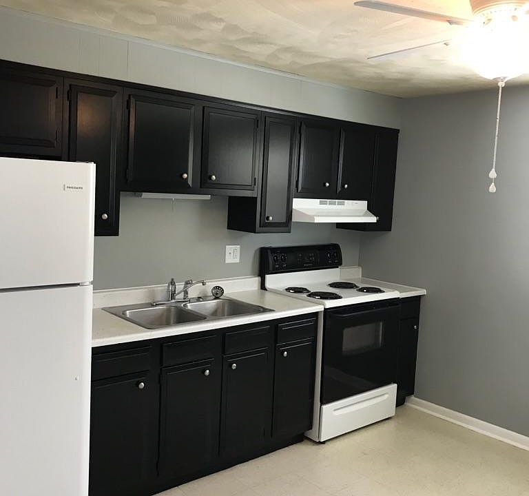 Kitchen, new fridge!