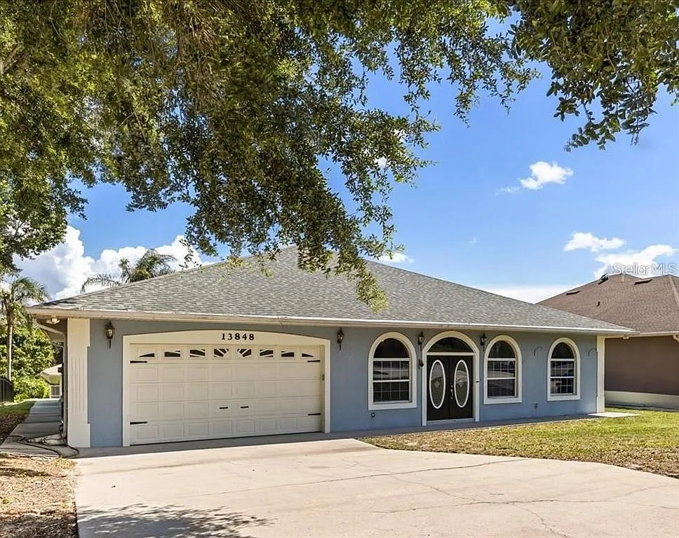 4 bed, 3.0 bath, 3016 sqft, $3,000 — Photo 2