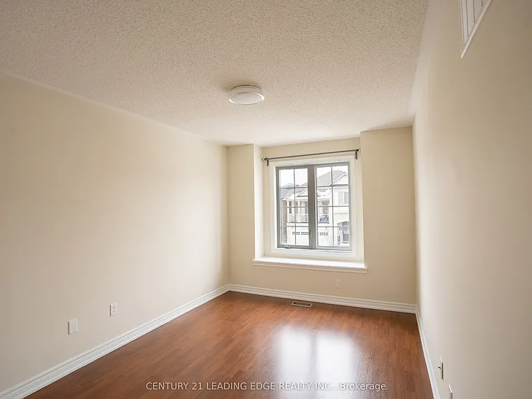 3229 Edwyna Dr — Photo 8