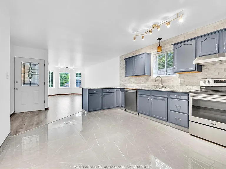 6860 Matchette Rd #UPPER — Photo 3