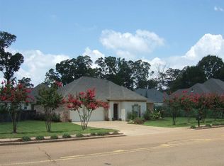 214 Auburn Ave, Natchez, MS 39120