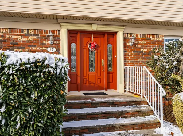 17 Porsche Dr, Matawan, NJ 07747