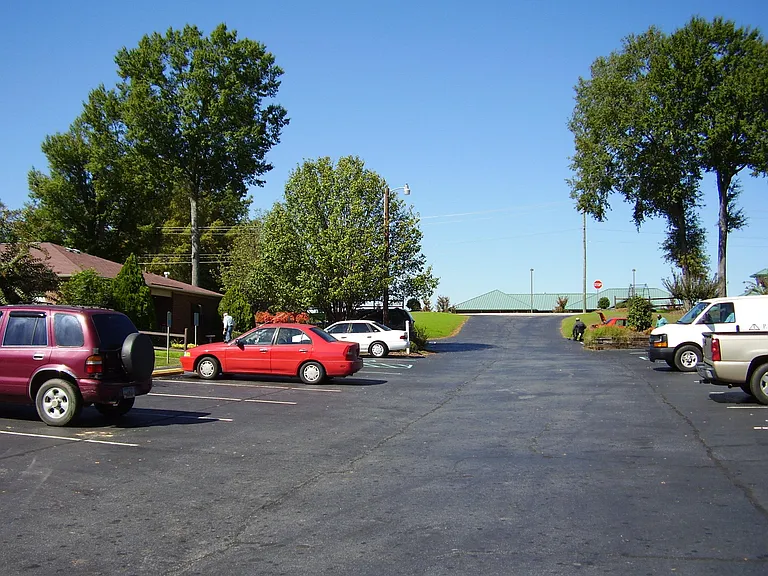 Pineridge Apartments — Photo 7