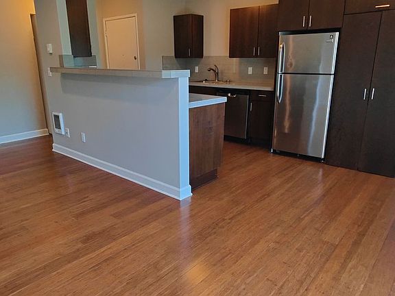 5th image of 2720 SW Spring Garden St #5