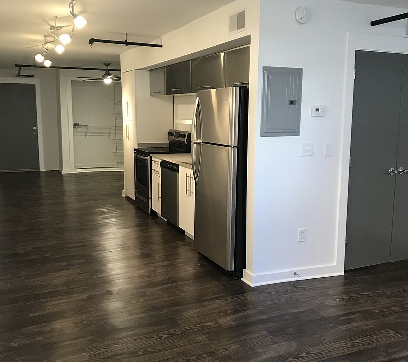 1st image of 423 Greenup St #2