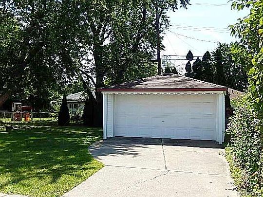 5th image of 28741 Kathryn St