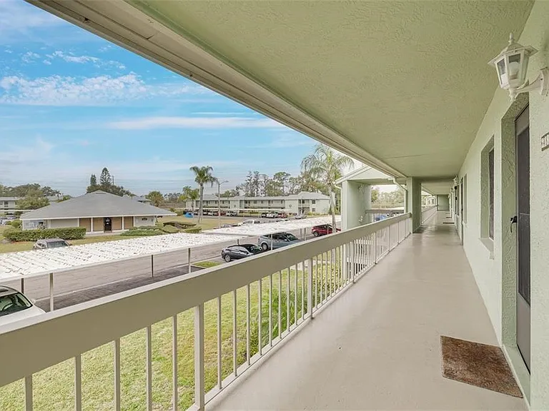 218 Caryl Way — Photo 3