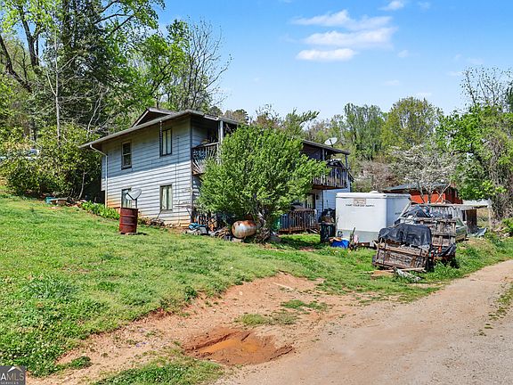 3rd image of 202 Old Screamer St