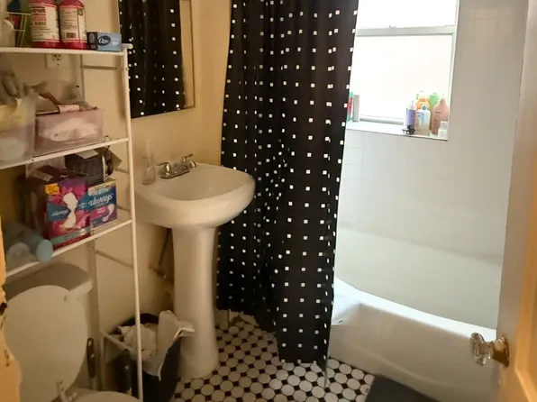 137 Peterborough St APT 32, Boston, MA 02215