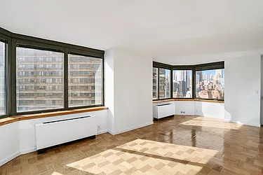 Rented by R New York