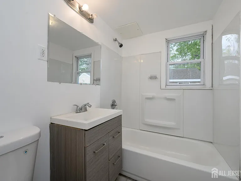 438 Belgrade St — Photo 10