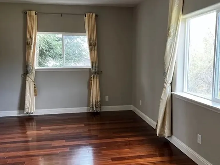 253 Sutter Crst W — Photo 16