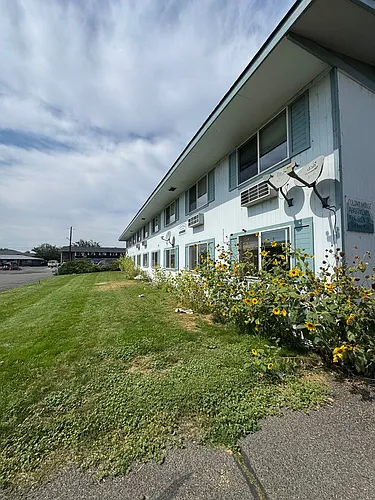1500 Glen Dr Photo 1