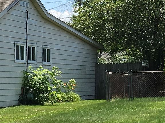 3rd image of 4421 Circle Dr