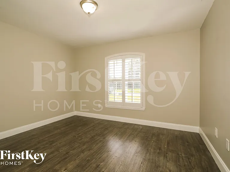 1913 Belhaven Dr — Photo 12