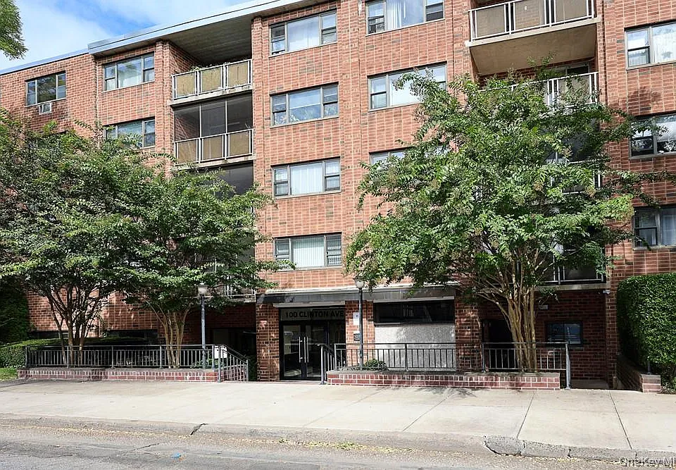 100 Clinton Ave #2X