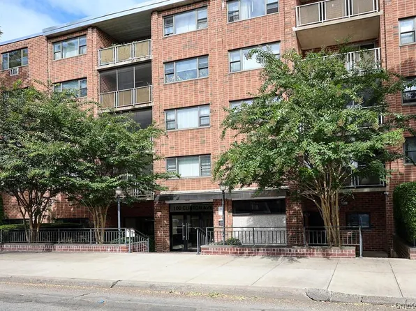100 Clinton Ave APT 2X, Mineola, NY 11501