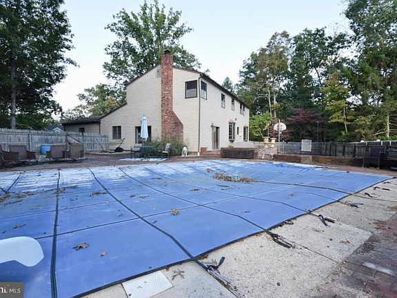 5th image of 7 Laurel Hill Ct