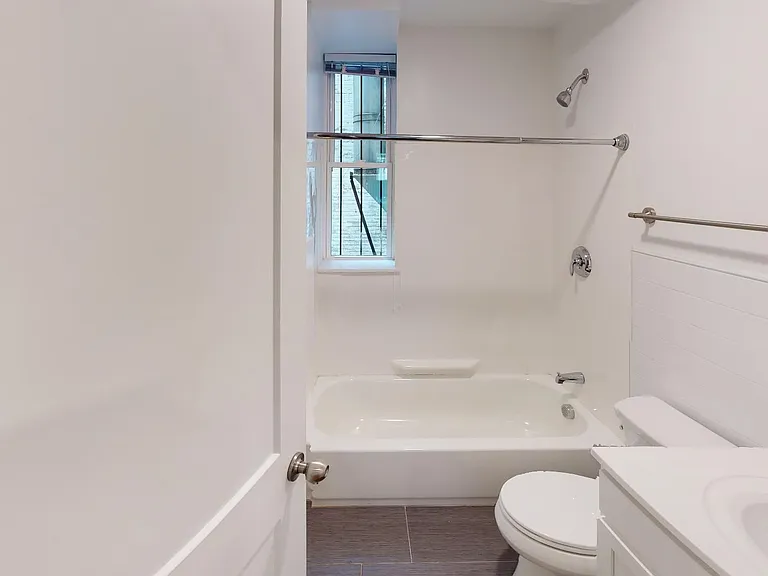 123 Sutherland Rd #F-1 — Photo 4