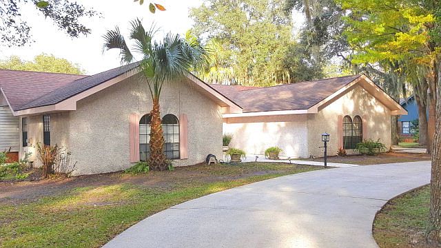 1st image of 121 Thornhill Dr